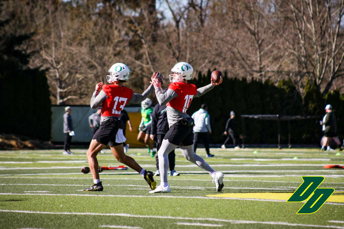 bo-nix-ty-thompson-throwing-spring-practice-w-logo-2
